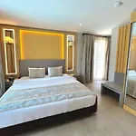 Marina Boutique