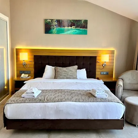 Marina Boutique Hotell 3*